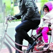 广州两老人遇低温不适猝死 气温骤降病童激增
