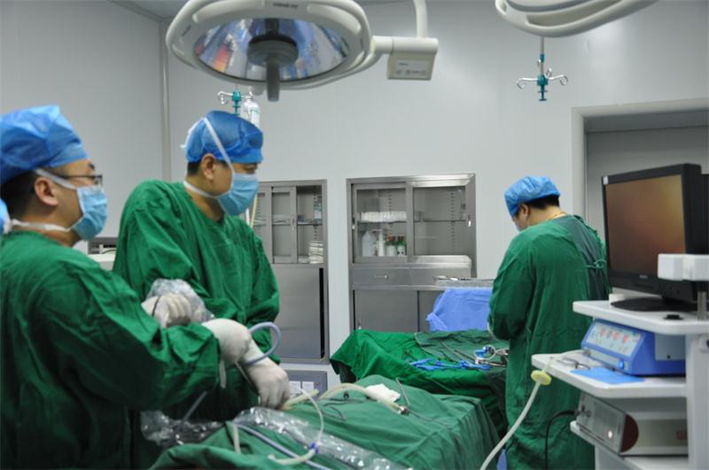 承德中医院全市率先开展经脐单孔腹腔镜手术