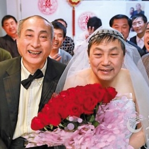 两老年男同性恋高调办婚礼