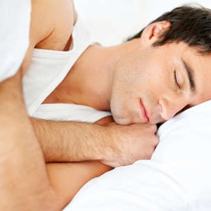 男人仰卧睡觉利于生殖健康