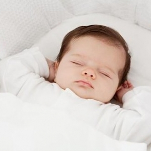 婴儿观睡眠辨疾病