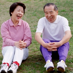 老人意外摔倒后的急救方法