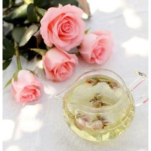 玫瑰花泡茶缓解经期不适