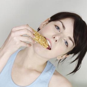 爱美女人要注意：六种毁容的食物