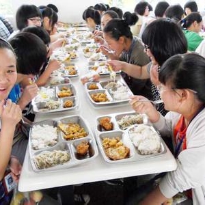 什么原因导致越来越多的学生胃病发作？