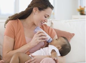 新手妈妈科学喂养宝宝招数