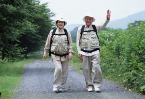老年人春季爬山的注意事项