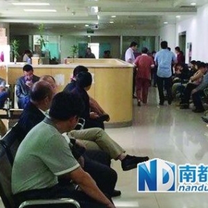 医院手术室前设收费雅座 网友称想钱想疯了