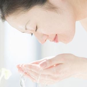 对症洗脸 8种洁面品功效