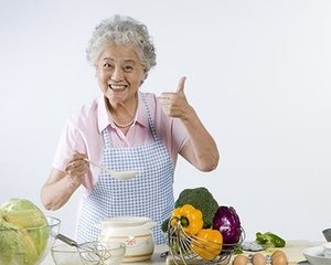 老年人吃保健品不要陷入误区