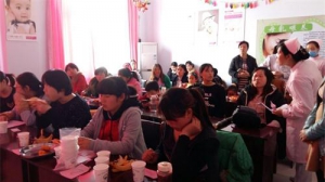 内丘县中医院三八节 为高龄孕(产)妇解疑释惑