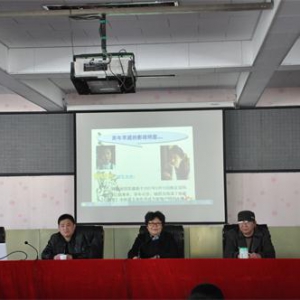 庆祝"三八"节承德县中医院为女教师送健康活动
