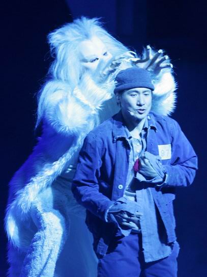 《雪狼湖》广州上演 汤灿劳务费捐给儿童