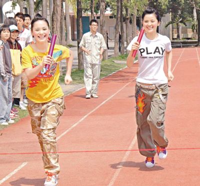 Twins入侵台校做帮主, 跑百米成立Sa娇帮