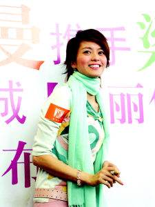 梁咏琪新专辑5月面世, 否认与男友秘密结婚