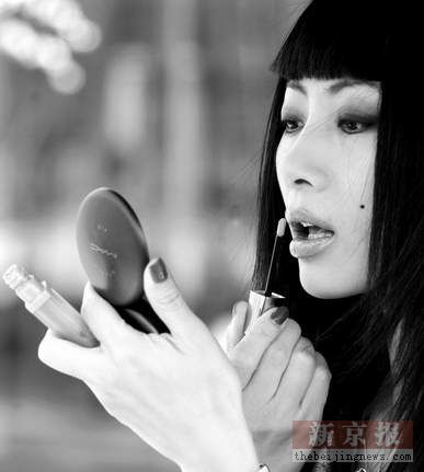 白灵:身上住着八个精灵, 跟每个角色恋爱