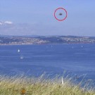 英国度假海滩上空出现高速飞行UFO