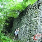 探秘广东明清古堡 洞口仅通1人能纳千兵