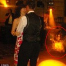 英国新人婚礼照中发现神秘鬼影 像一名妇女