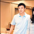 倪震当街与辣妹舌吻 坦承“令周慧敏蒙羞”