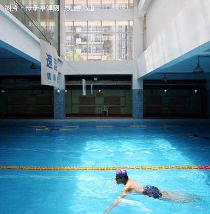 夏季游泳最易诱发五类疾病