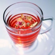 茶饮料：实为茶粉香精勾兑