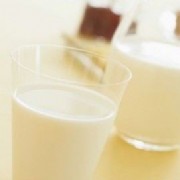 三元早餐奶保质期内变了味
