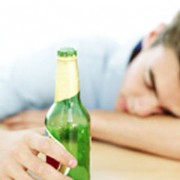 专家：喝酒帮助睡眠不可取