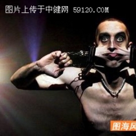 超恐怖！人皮杂技表演