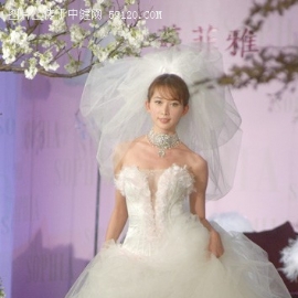林志玲复出婚纱秀 睡美人酥胸羡煞旁人