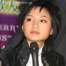 难得一见  没戴眼镜的周笔畅