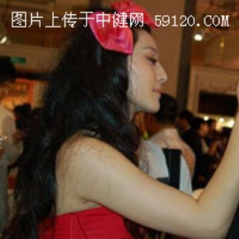 实拍范冰冰酒后暧昧摸猛男